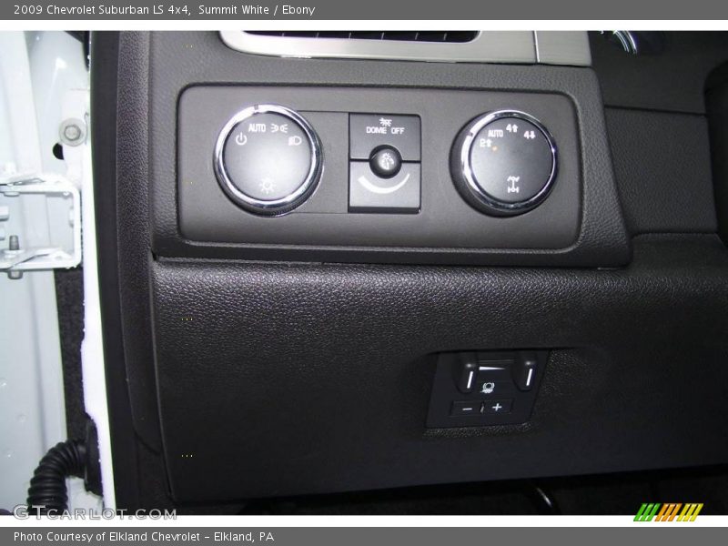 Summit White / Ebony 2009 Chevrolet Suburban LS 4x4