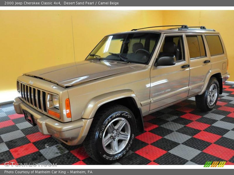 Desert Sand Pearl / Camel Beige 2000 Jeep Cherokee Classic 4x4