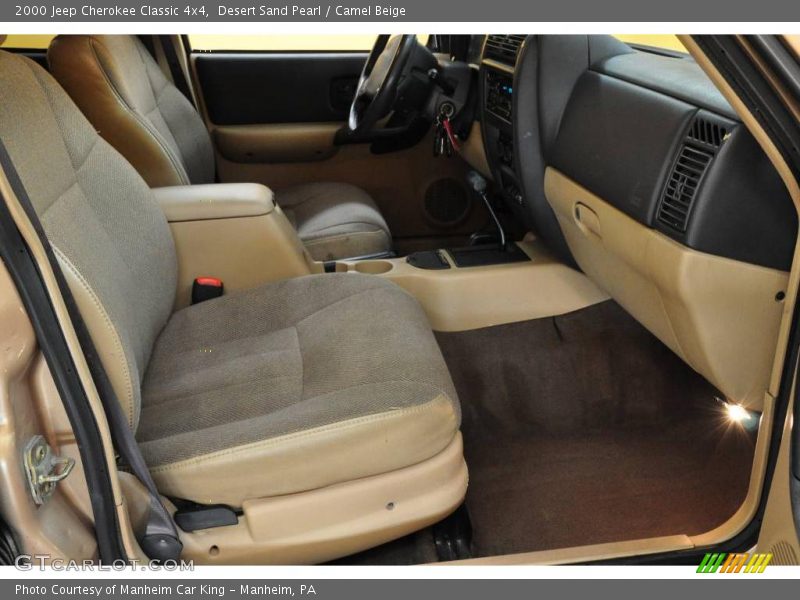 Desert Sand Pearl / Camel Beige 2000 Jeep Cherokee Classic 4x4