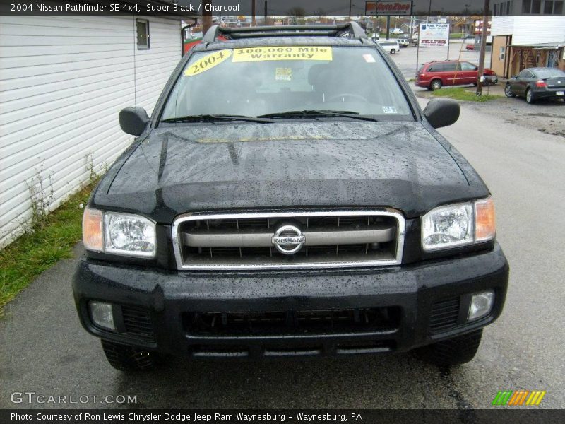 Super Black / Charcoal 2004 Nissan Pathfinder SE 4x4