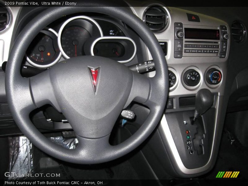 Ultra White / Ebony 2009 Pontiac Vibe