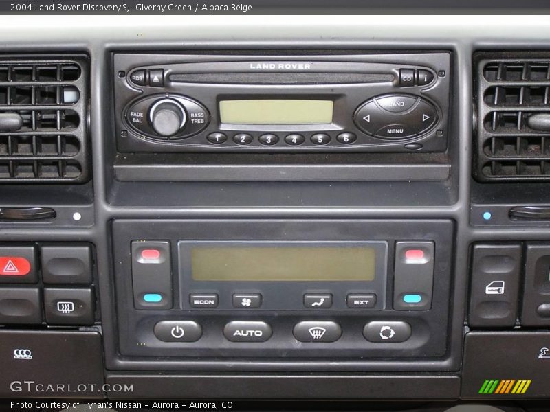 Giverny Green / Alpaca Beige 2004 Land Rover Discovery S