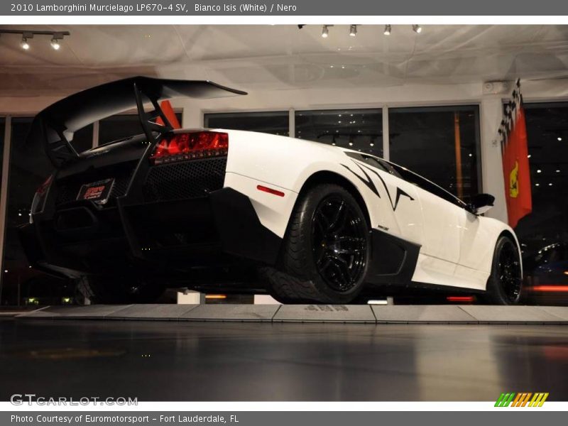 Bianco Isis (White) / Nero 2010 Lamborghini Murcielago LP670-4 SV