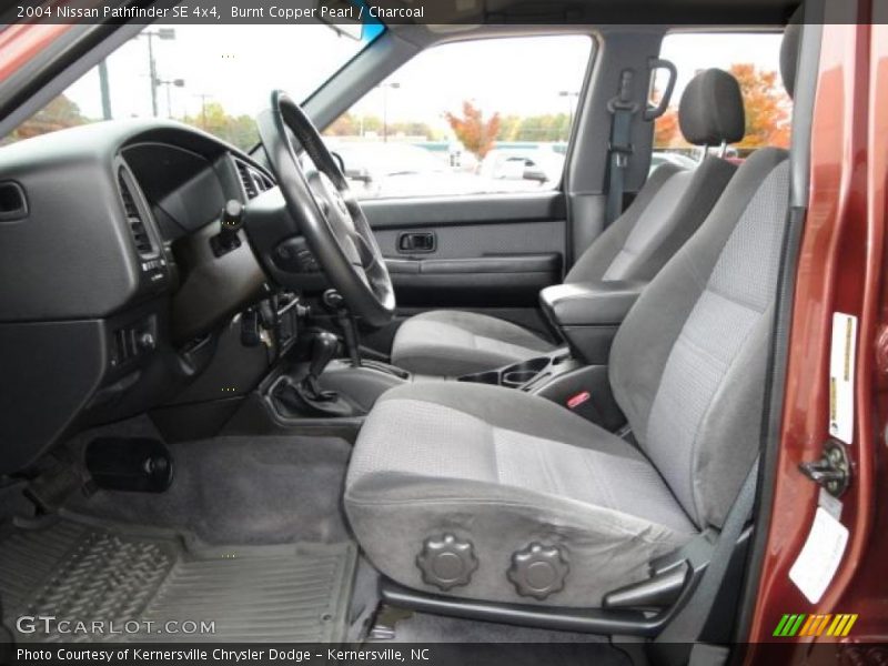 Front Seat of 2004 Pathfinder SE 4x4