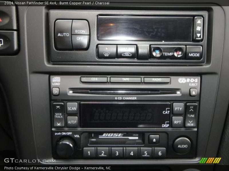 Controls of 2004 Pathfinder SE 4x4