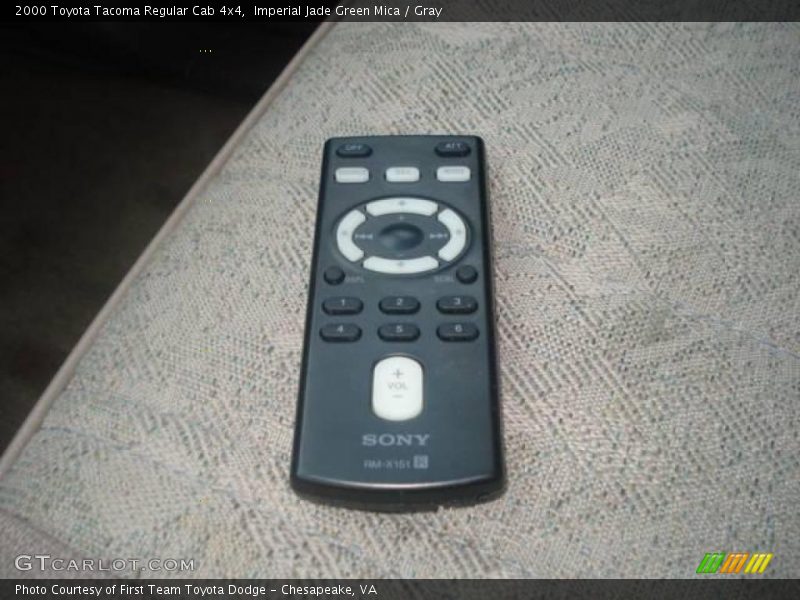 Imperial Jade Green Mica / Gray 2000 Toyota Tacoma Regular Cab 4x4