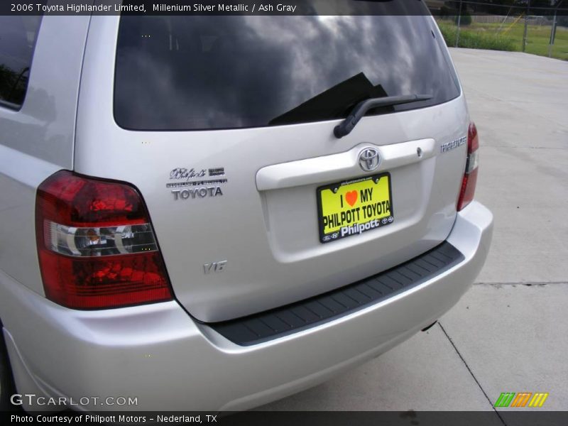 Millenium Silver Metallic / Ash Gray 2006 Toyota Highlander Limited