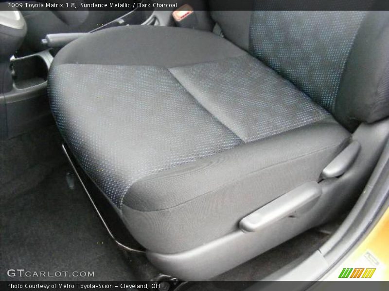 Sundance Metallic / Dark Charcoal 2009 Toyota Matrix 1.8