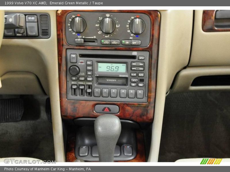 Emerald Green Metallic / Taupe 1999 Volvo V70 XC AWD