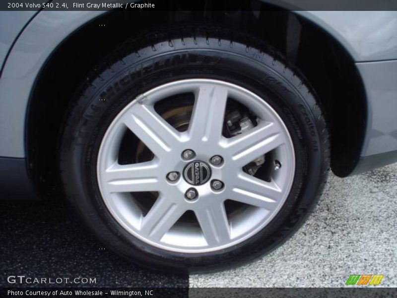 Flint Gray Metallic / Graphite 2004 Volvo S40 2.4i