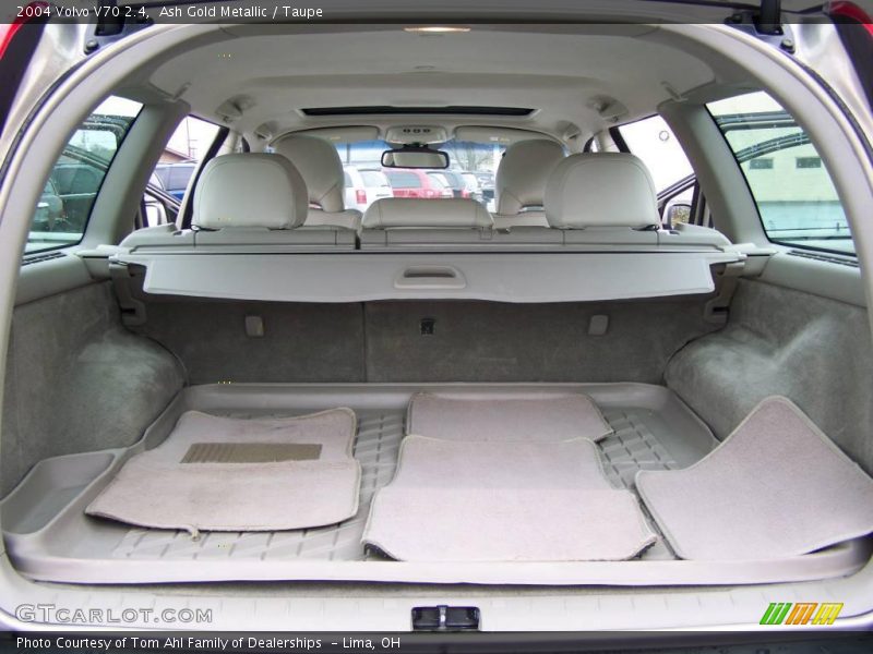 Ash Gold Metallic / Taupe 2004 Volvo V70 2.4