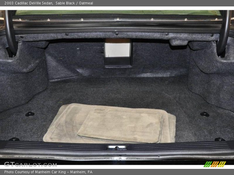 Sable Black / Oatmeal 2003 Cadillac DeVille Sedan