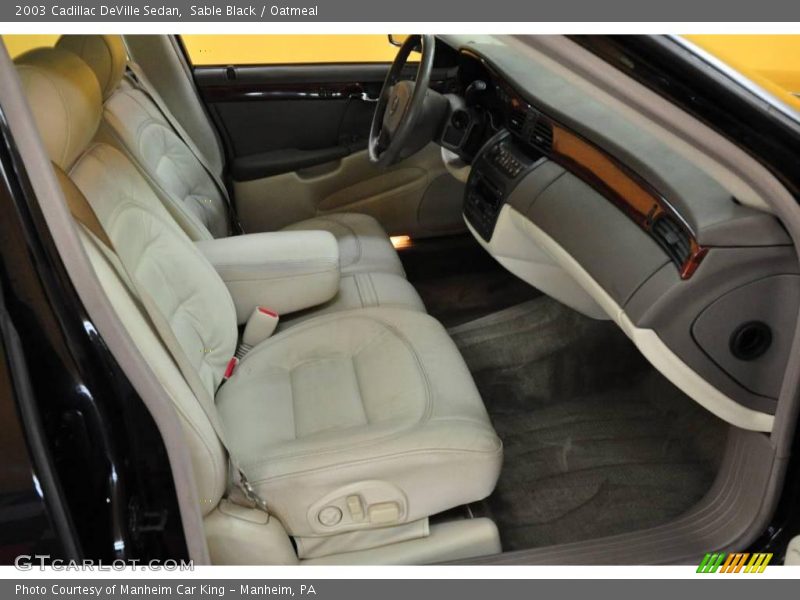 Sable Black / Oatmeal 2003 Cadillac DeVille Sedan