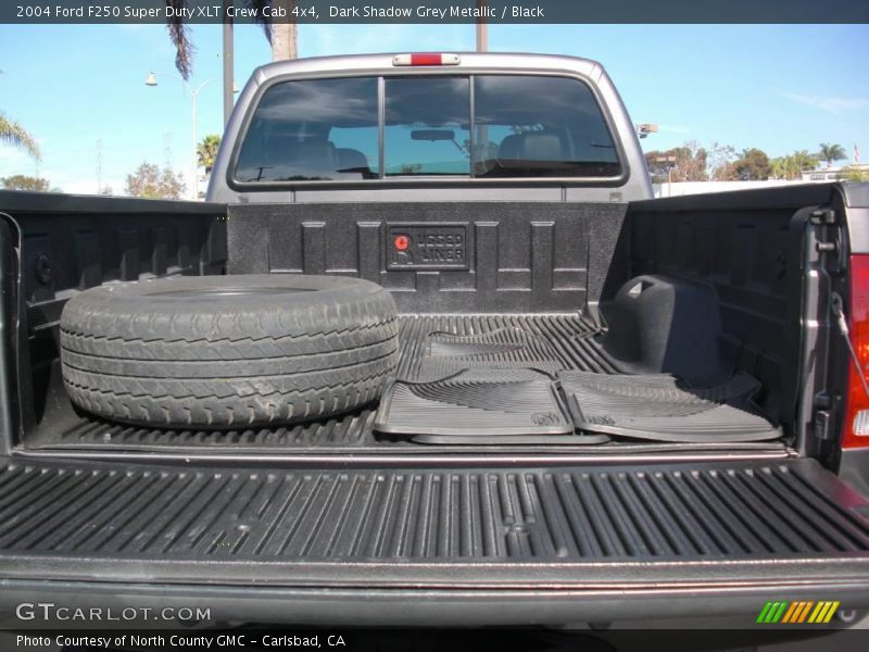 Dark Shadow Grey Metallic / Black 2004 Ford F250 Super Duty XLT Crew Cab 4x4