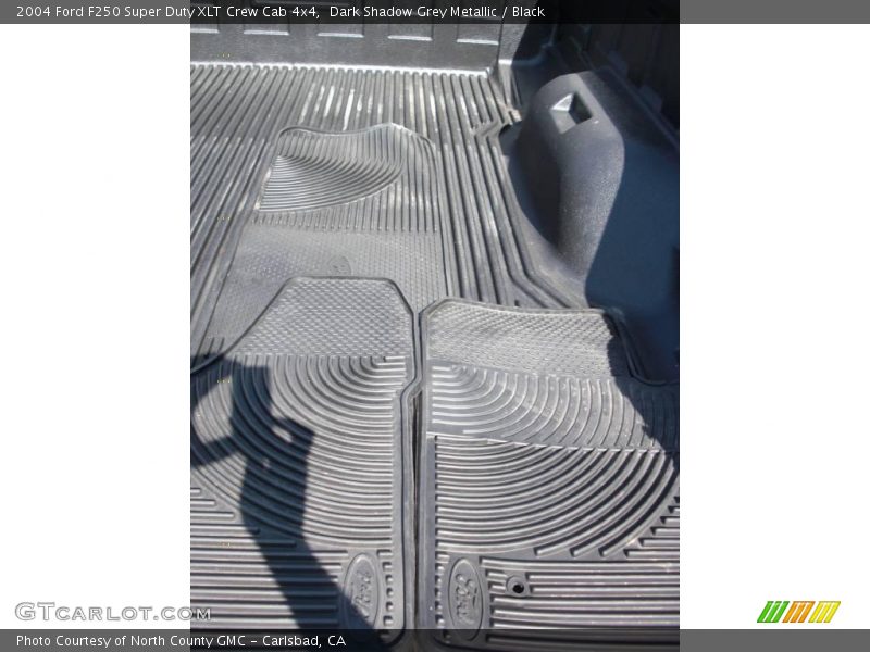 Dark Shadow Grey Metallic / Black 2004 Ford F250 Super Duty XLT Crew Cab 4x4