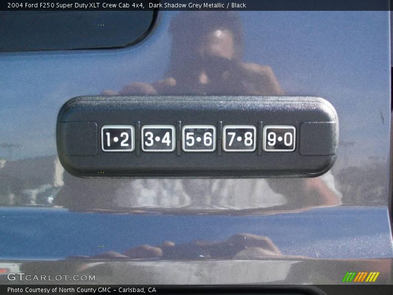 Dark Shadow Grey Metallic / Black 2004 Ford F250 Super Duty XLT Crew Cab 4x4