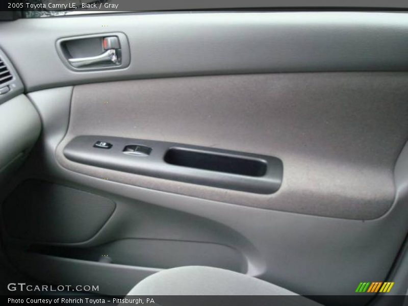 Black / Gray 2005 Toyota Camry LE