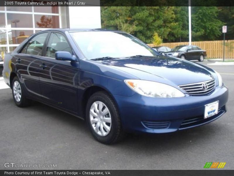 Indigo Ink Pearl / Gray 2005 Toyota Camry LE