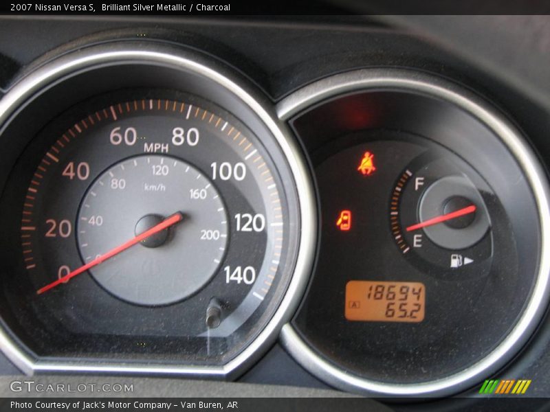 Brilliant Silver Metallic / Charcoal 2007 Nissan Versa S