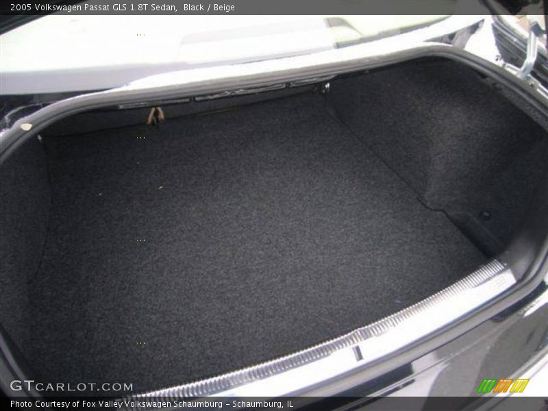 Black / Beige 2005 Volkswagen Passat GLS 1.8T Sedan