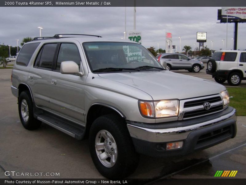 Millennium Silver Metallic / Oak 2000 Toyota 4Runner SR5