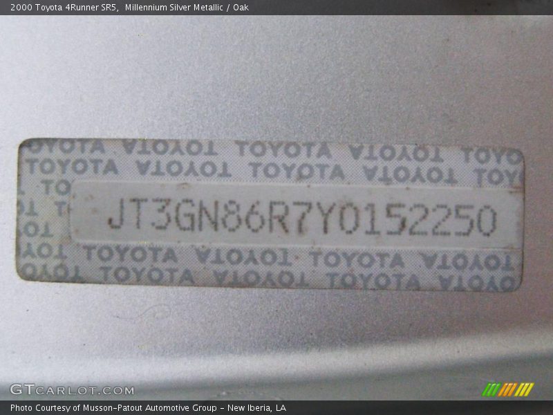 Millennium Silver Metallic / Oak 2000 Toyota 4Runner SR5