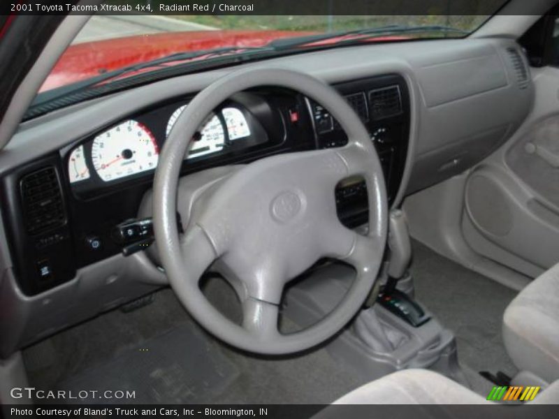 Radiant Red / Charcoal 2001 Toyota Tacoma Xtracab 4x4