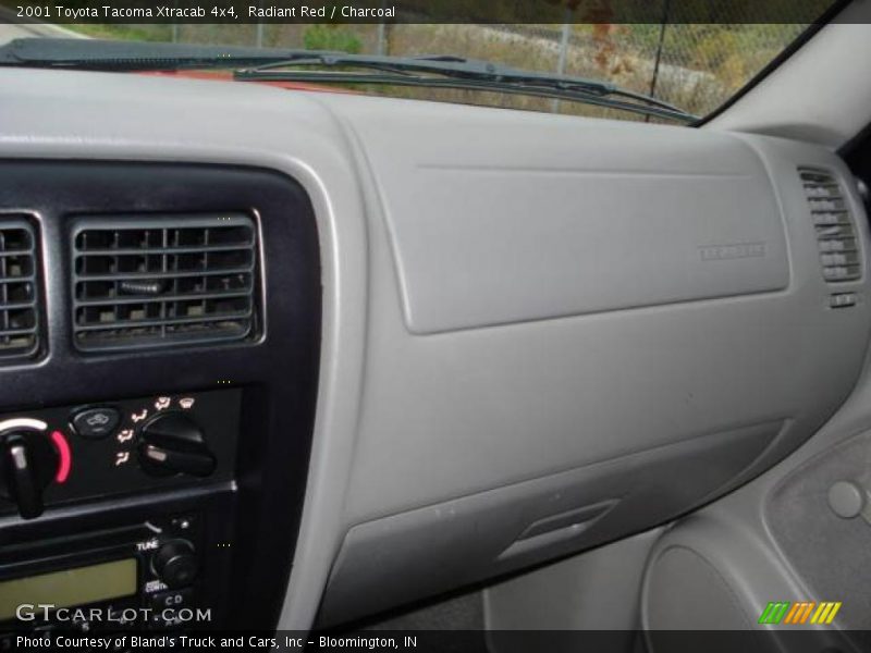Radiant Red / Charcoal 2001 Toyota Tacoma Xtracab 4x4
