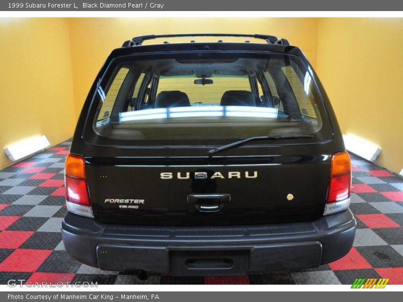 Black Diamond Pearl / Gray 1999 Subaru Forester L