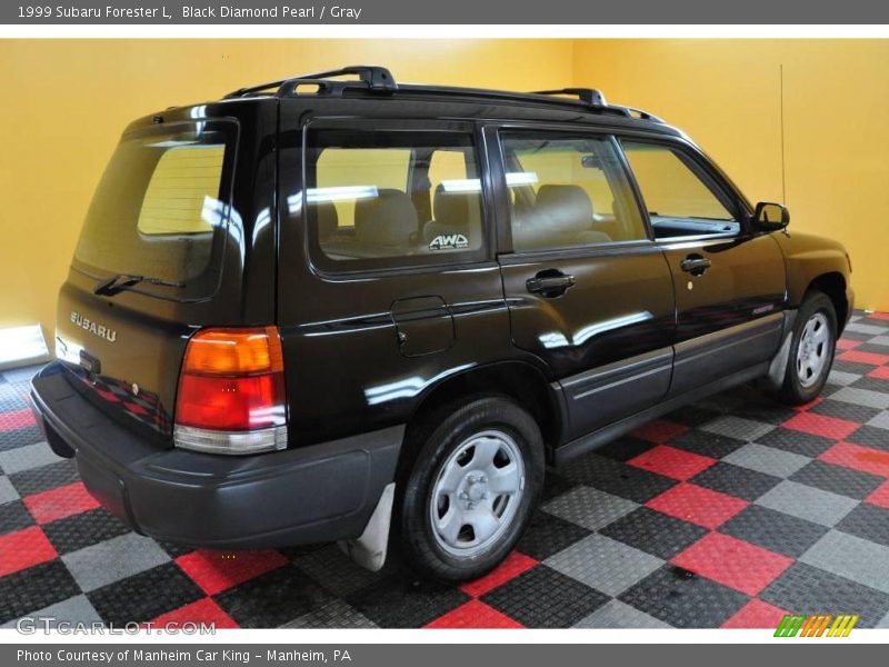 Black Diamond Pearl / Gray 1999 Subaru Forester L