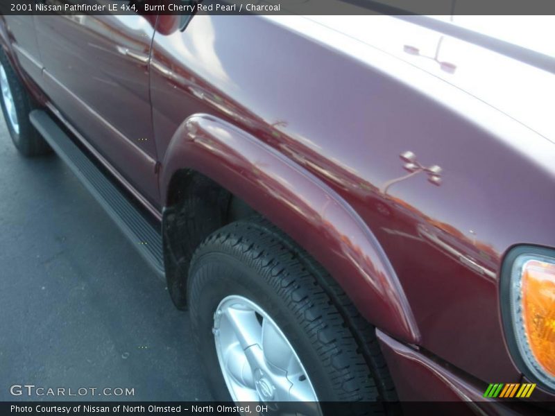 Burnt Cherry Red Pearl / Charcoal 2001 Nissan Pathfinder LE 4x4