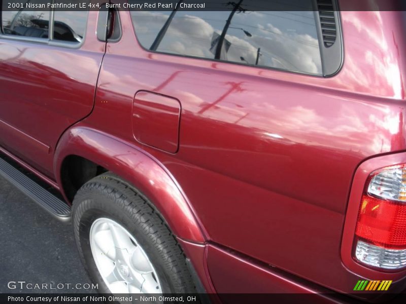 Burnt Cherry Red Pearl / Charcoal 2001 Nissan Pathfinder LE 4x4