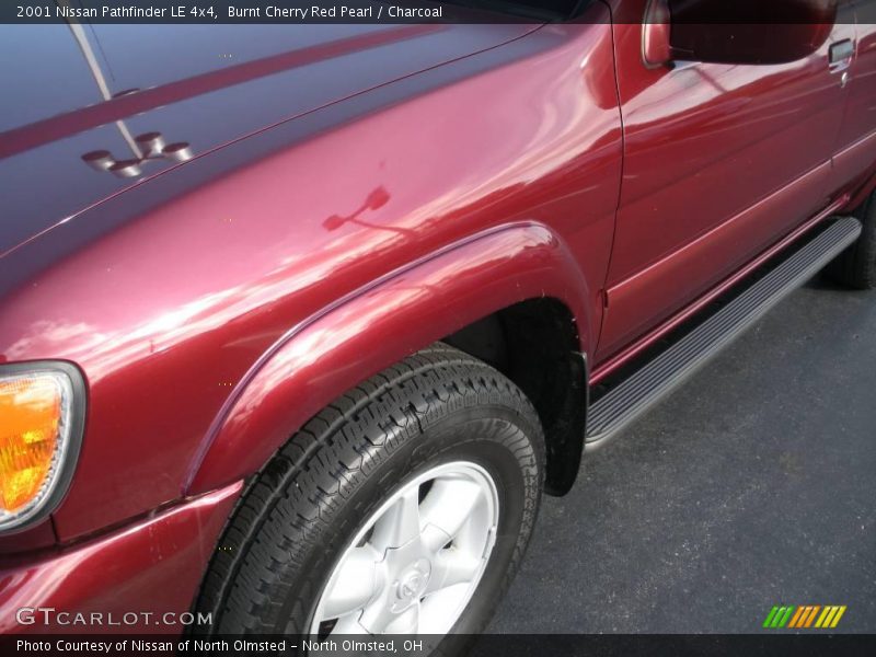 Burnt Cherry Red Pearl / Charcoal 2001 Nissan Pathfinder LE 4x4