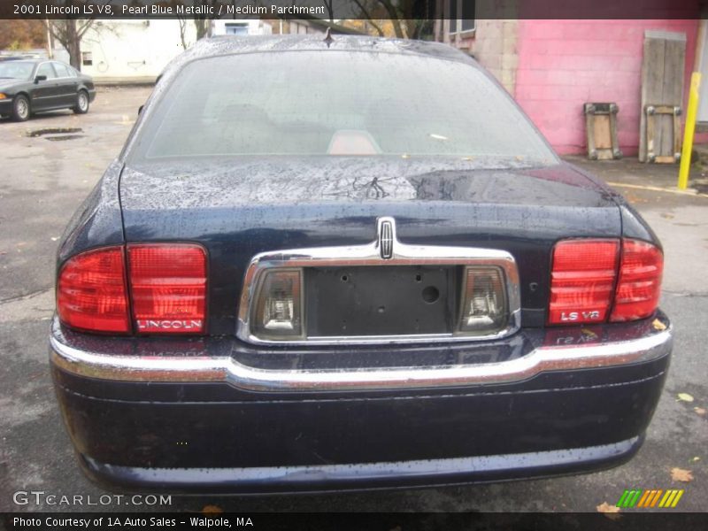 Pearl Blue Metallic / Medium Parchment 2001 Lincoln LS V8