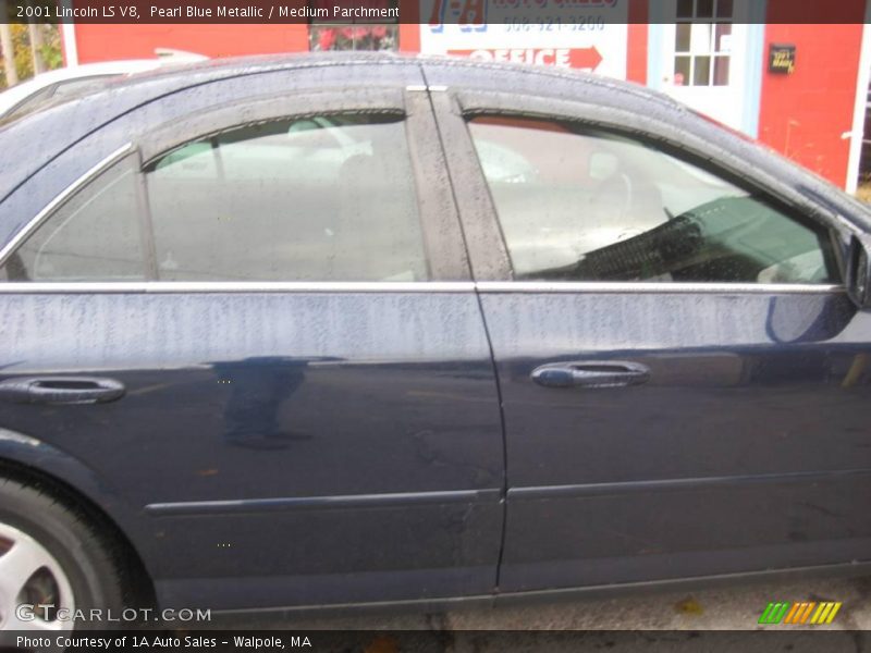 Pearl Blue Metallic / Medium Parchment 2001 Lincoln LS V8