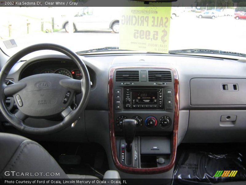 Clear White / Gray 2002 Kia Sedona EX