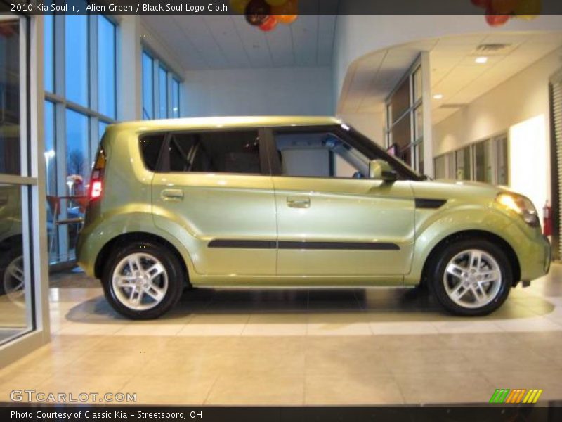 Alien Green / Black Soul Logo Cloth 2010 Kia Soul +