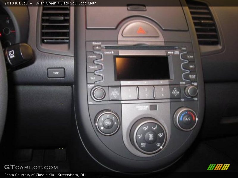 Alien Green / Black Soul Logo Cloth 2010 Kia Soul +