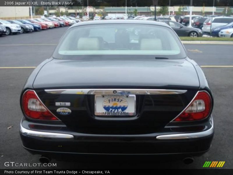 Ebony Black / Ivory 2006 Jaguar XJ XJ8