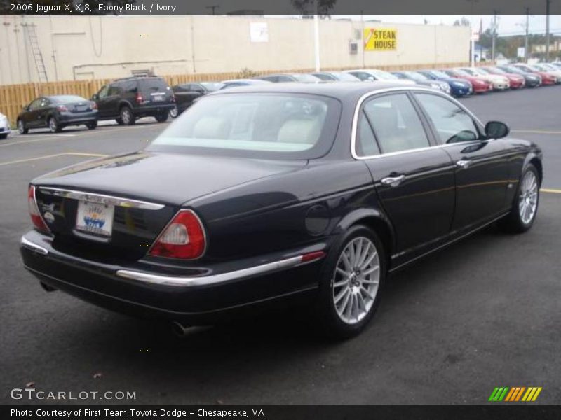 Ebony Black / Ivory 2006 Jaguar XJ XJ8