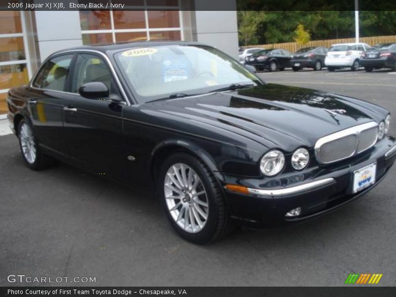Ebony Black / Ivory 2006 Jaguar XJ XJ8
