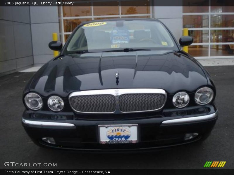 Ebony Black / Ivory 2006 Jaguar XJ XJ8