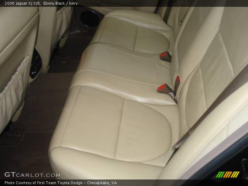 Ebony Black / Ivory 2006 Jaguar XJ XJ8