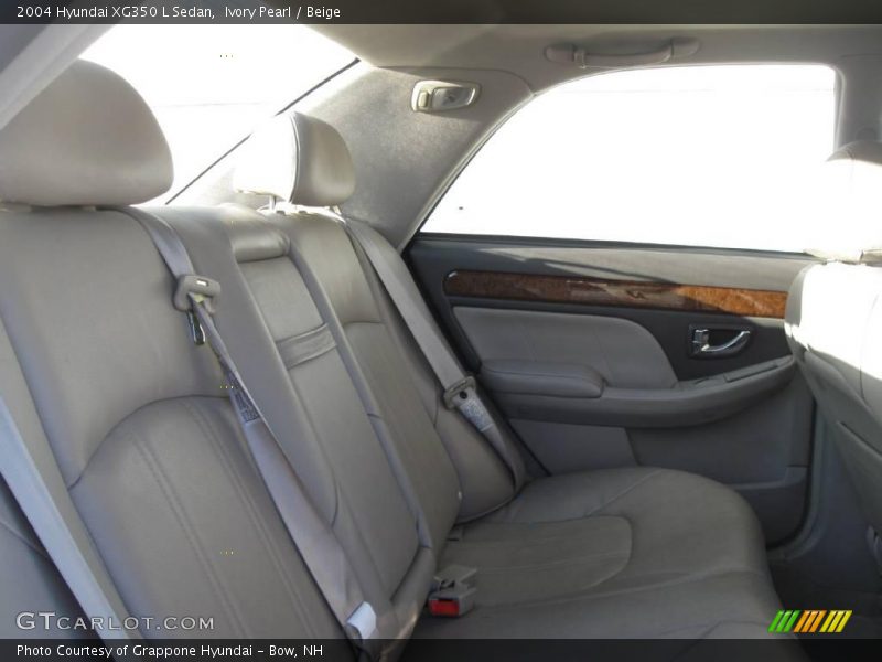 Ivory Pearl / Beige 2004 Hyundai XG350 L Sedan