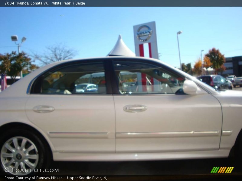 White Pearl / Beige 2004 Hyundai Sonata V6