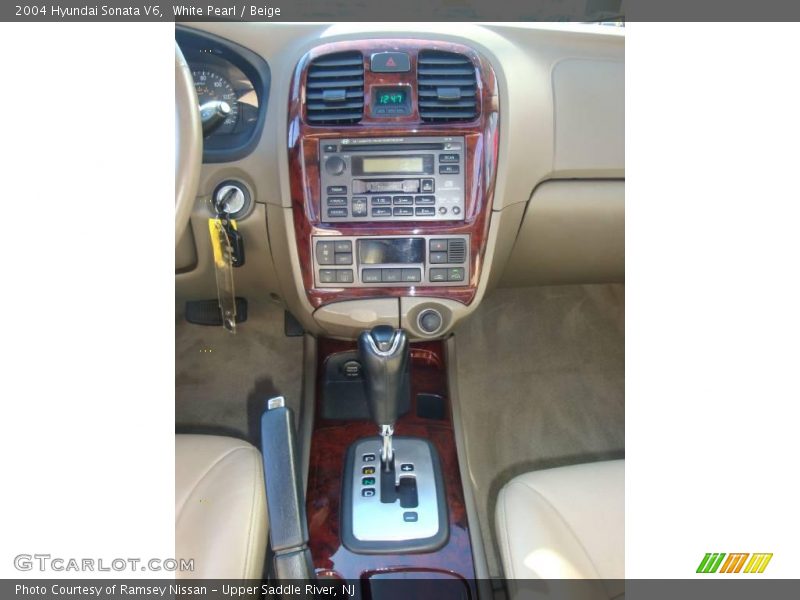 White Pearl / Beige 2004 Hyundai Sonata V6