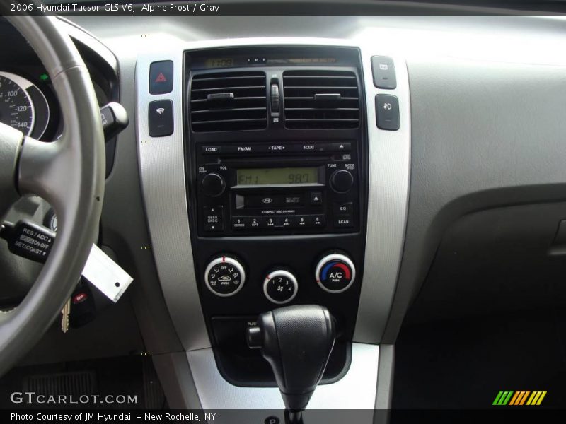 Alpine Frost / Gray 2006 Hyundai Tucson GLS V6