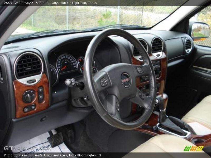 Onyx Black / Light Tan/Ebony 2005 GMC Envoy XL SLT 4x4