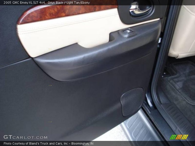 Onyx Black / Light Tan/Ebony 2005 GMC Envoy XL SLT 4x4