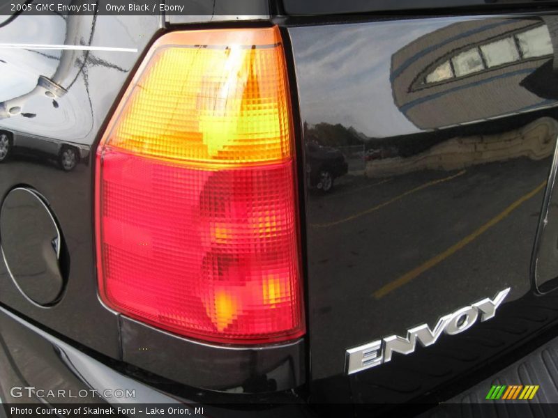 Onyx Black / Ebony 2005 GMC Envoy SLT